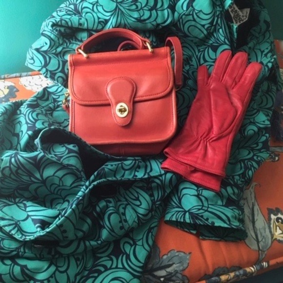 Meet your Posher, Thea. - Picture 2 of 6